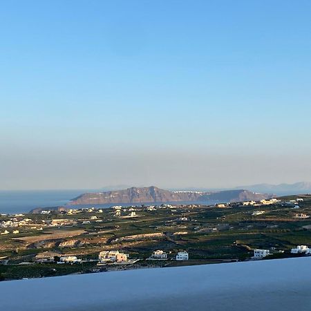 Ena Suites Santorini Pyrgos Kallistis Exterior foto