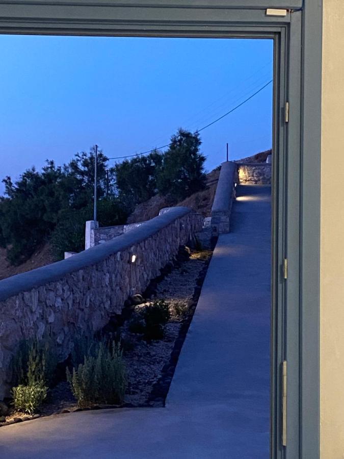 Ena Suites Santorini Pyrgos Kallistis Exterior foto
