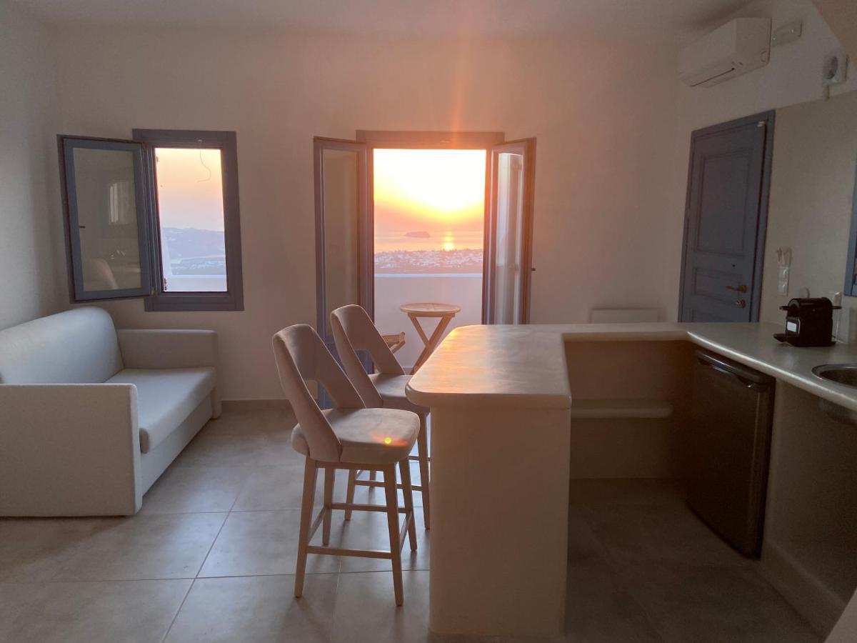 Ena Suites Santorini Pyrgos Kallistis Exterior foto