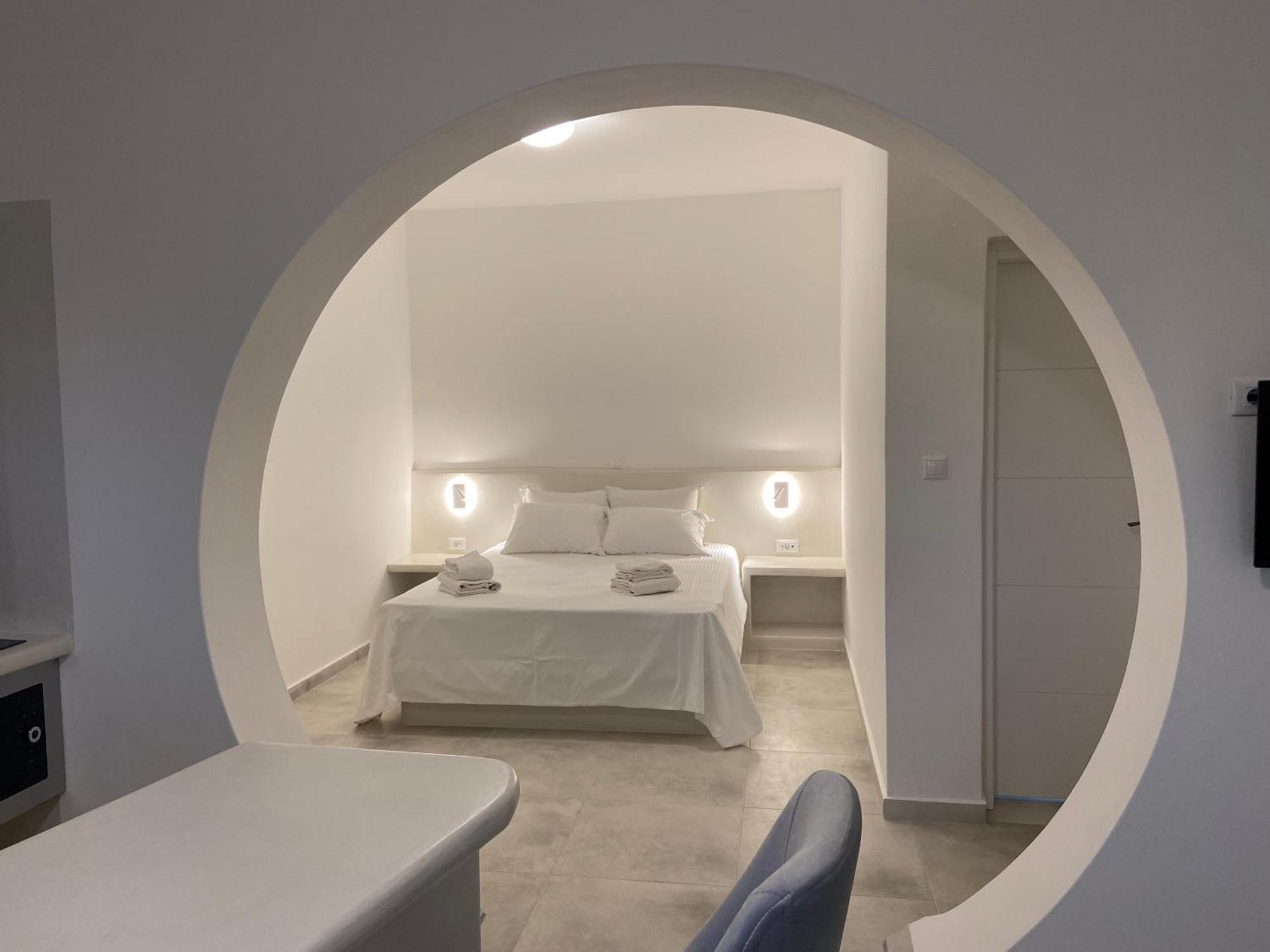 Ena Suites Santorini Pyrgos Kallistis Exterior foto