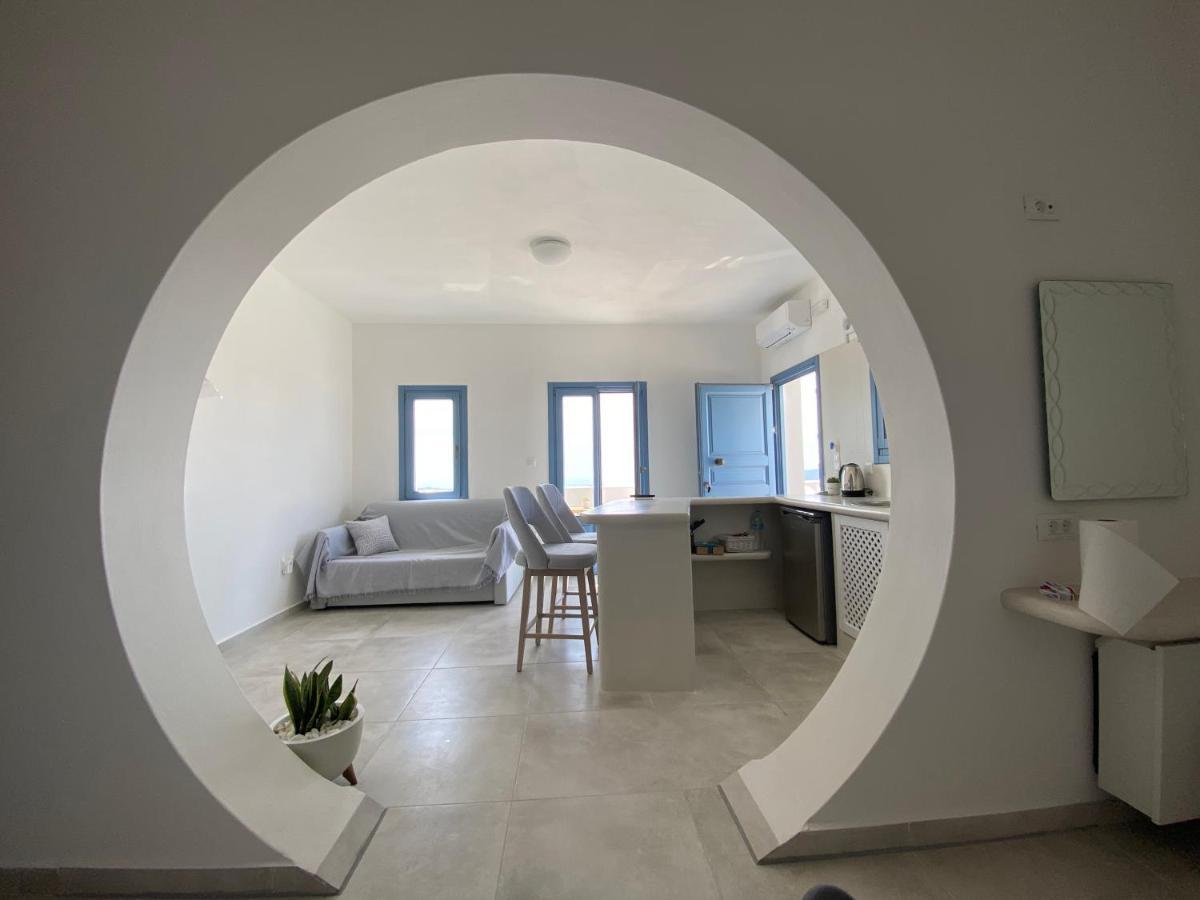 Ena Suites Santorini Pyrgos Kallistis Exterior foto
