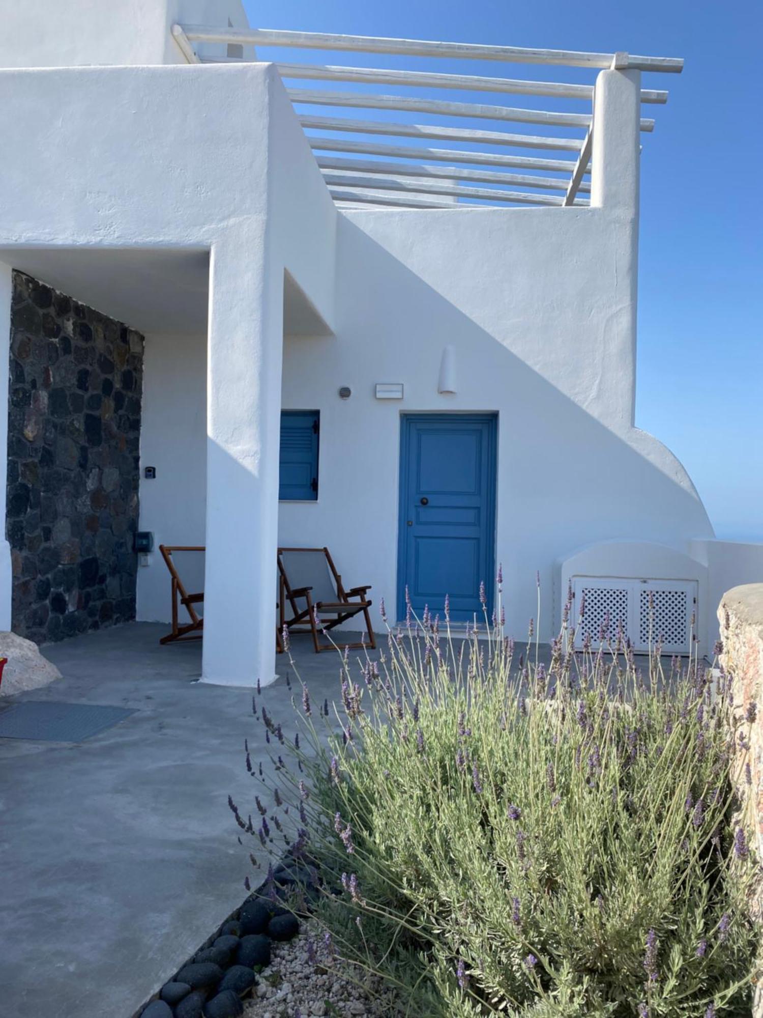 Ena Suites Santorini Pyrgos Kallistis Exterior foto