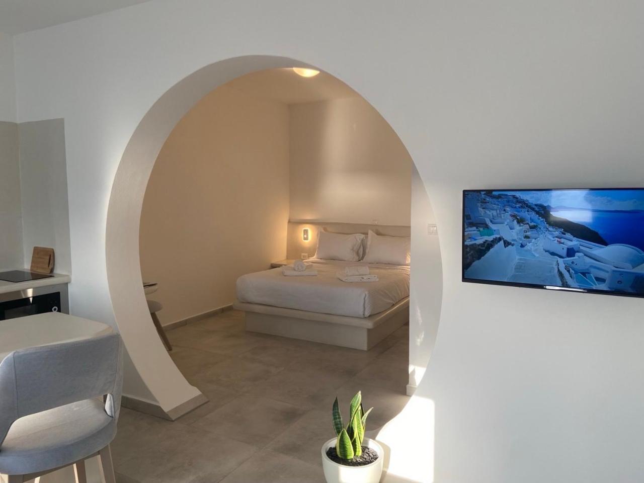Ena Suites Santorini Pyrgos Kallistis Exterior foto